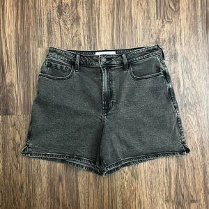 Hollister black denim wash ultra high rise 90s shorts- Size 12